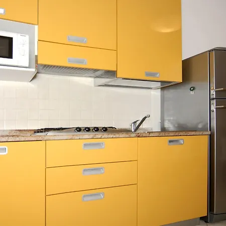Colourful Flat In The Heart Of - Beahost شقة