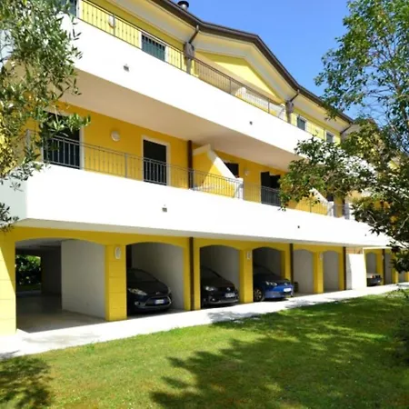 Апартаменты Colourful Flat In The Heart Of *