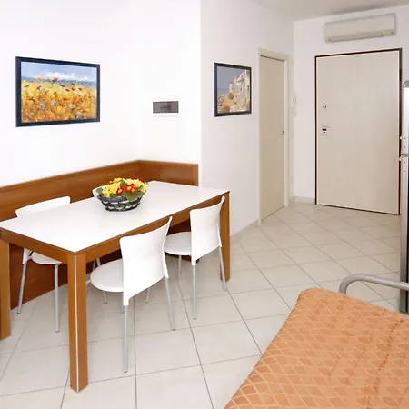 Colourful Flat In The Heart Of - Beahost
